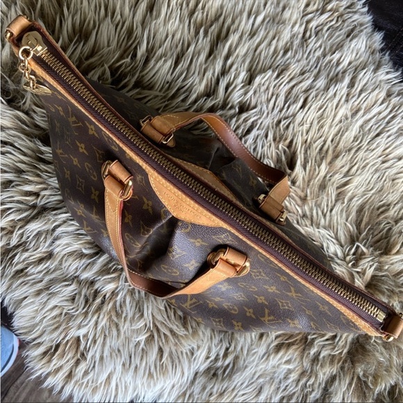 Louis Vuitton Monogram Polermo PM - Picture 5 of 15